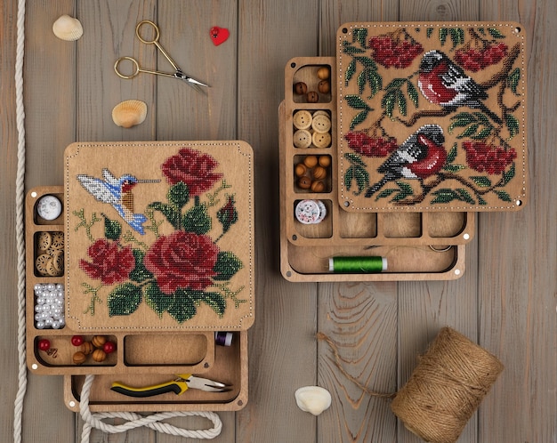 Zestaw do haftu na stole